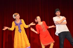 Glej lušno je pr' nas s plesalci in pevci z različnih koncev 4